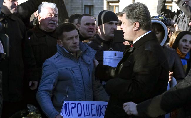 Ukraine President Heckled by Relatives of Maidan Dead