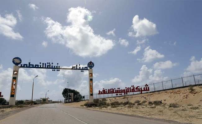 Libyan Protesters Seize Eastern Oil Port as Benghazi Toll Hits 300