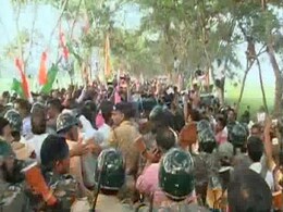 Birbhum Clashes: Congress Team Stopped From Entering Violence-Hit Village Birbhum Clashes: Congress Team Stopped From Entering Violence-Hit Village