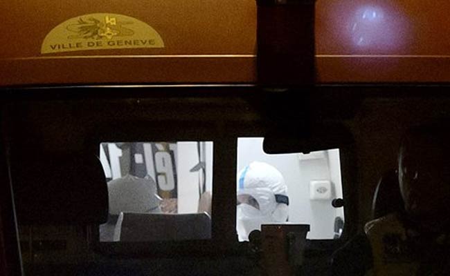 Cuban Doctor Arrives in Geneva for Ebola Treatment