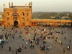 Chilly Morning, A Clear Day Ahead in Delhi