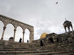 Israelis, Palestinians Clash at Jerusalem Holy Site