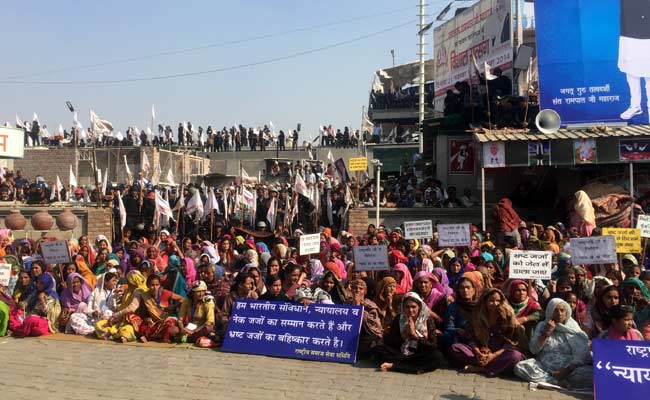 Stand-Off Continues Outside Murder-Accused Godman's Ashram in Hisar