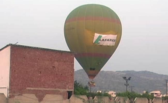 Awkward. Hot Air Balloon Ride Lands Foreigners in Jail.