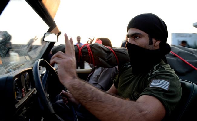 Iraqi Kurds Join Fight Against Islamic State in Kobane