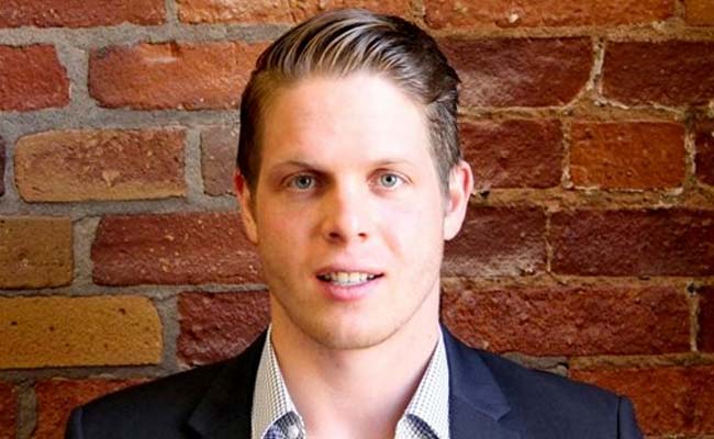 Canadian Man Offers Free Trip Around the World For the Right Woman