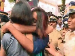 Kochi College Frowns on Hug Protest, 10 Suspended Kochi College Frowns on Hug Protest, 10 Suspended