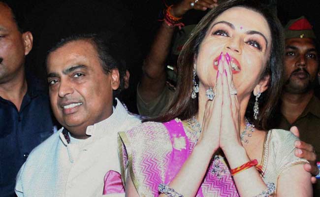 Reliance Industries Chairman Mukesh Ambani Celebrates Wife Nita's Birthday in Varanasi