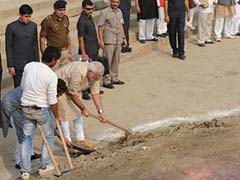 PM Modi With Spade Cleans Assi Ghat in Varanasi