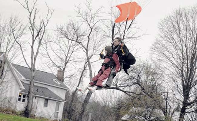 US Woman Celebrates 100th Birthday With Sky Dive