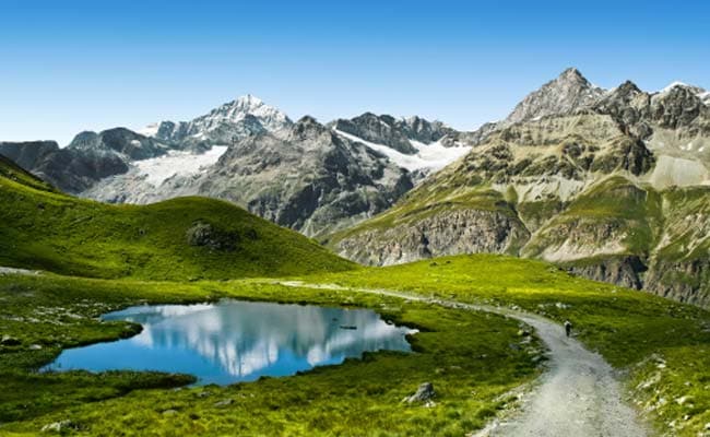 Several People Swept Away By Avalanche in Swiss Alps, Say Police