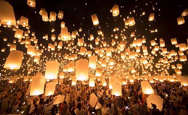 Lanterns Barred Near Airports During Thailand Festival 