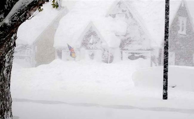 As All 50 States of US Freeze, Six Die in Massive New York State Snowstorm