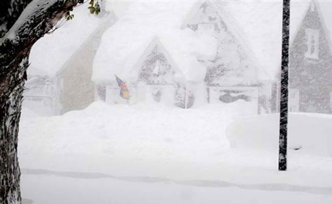 As All 50 States of US Freeze, Six Die in Massive New York State Snowstorm