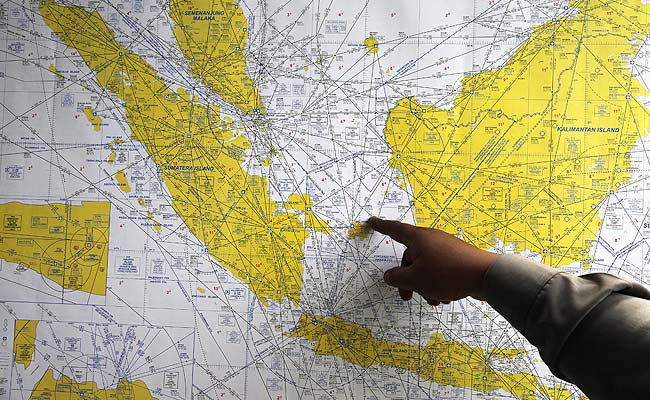 Australian Plane Spots Objects in Sea in AirAsia Search Area