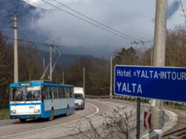 Ukraine Halts Trains and Buses to Russian-Held Crimea