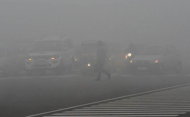 Minimum Temperature Rises In Delhi Due To Western Disturbance
