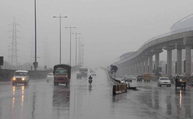 Rains, Cold Winds Keep Most Delhiites Indoors