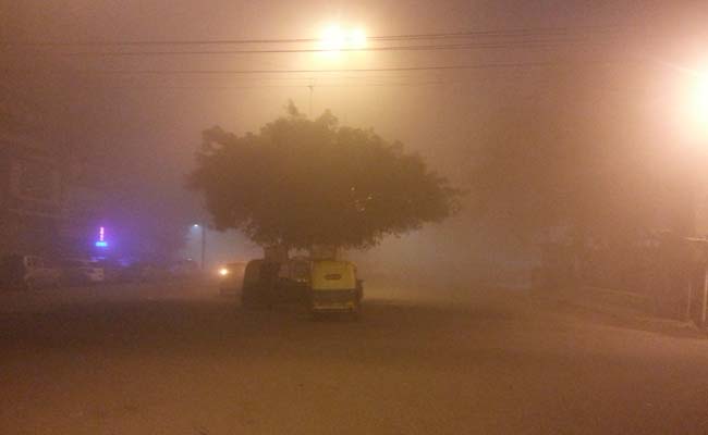 Dense Fog Envelops Delhi as Mercury Dips to Season's Lowest