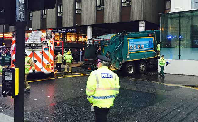 Six Dead as Rubbish Lorry Ploughs Into Christmas Shoppers in Glasgow 