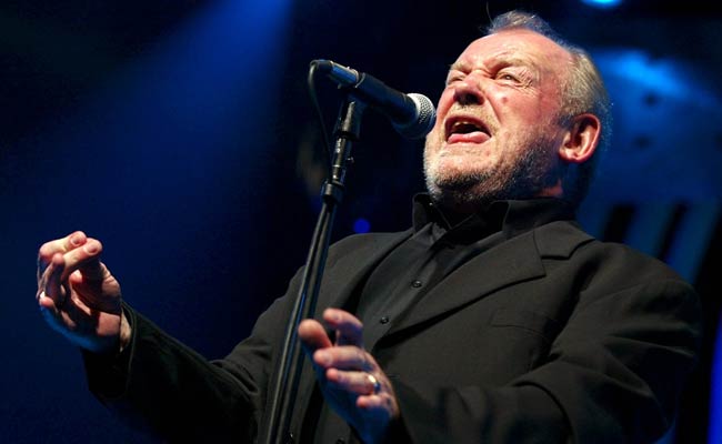 British Singer Joe Cocker, 70, Dies of Lung Cancer 