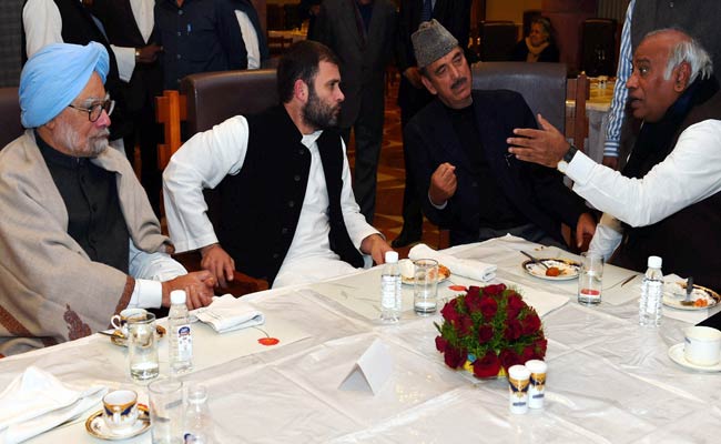 Mallikarjun Kharge Hosts Dinner for Congress MPs