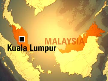 Malaysia Deports Indonesian Illegal Migrants 