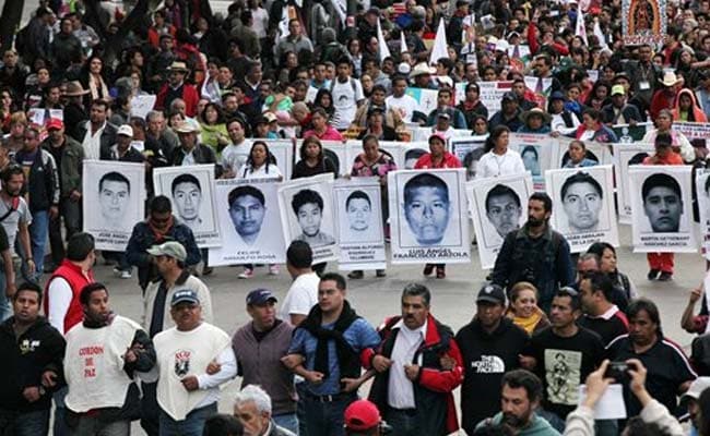 Thousands Protest in Mexico City Over Missing Students 