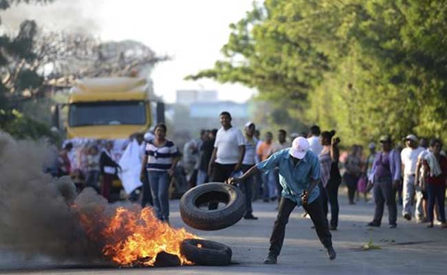 Nicaragua Moves to Break Highway Blockade