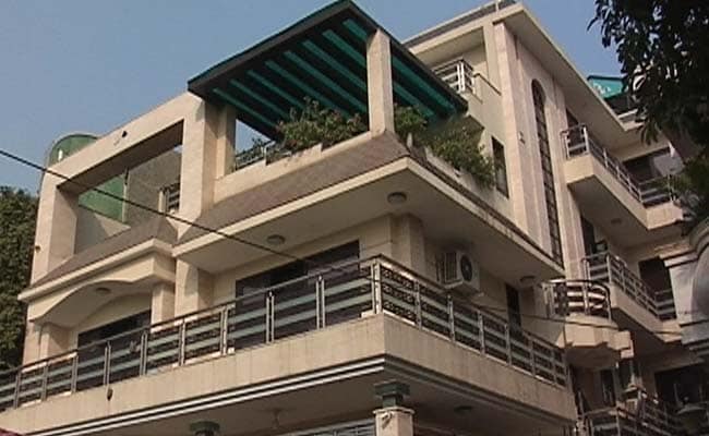 Noida's Millionaire Bureaucrat has Diamonds Worth Rs 100 crore, 20 Properties