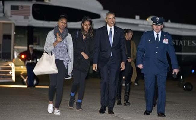 Barack Obama Touches Down in Hawaii for Annual Vacation 