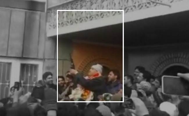 'Will Man Who Fired AK 47 Over Beating Me Become Minister?' Asks Omar Abdullah