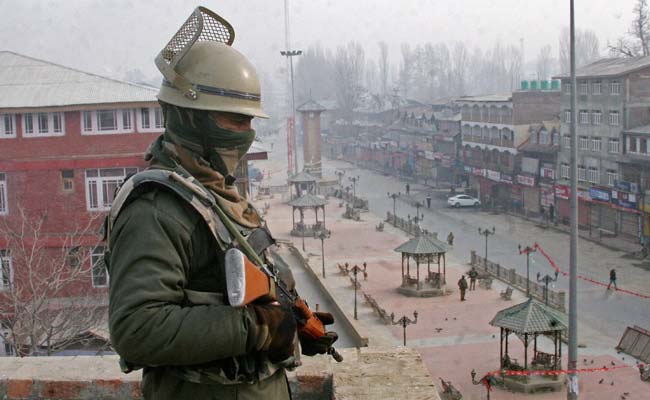 PM Narendra Modi Addresses Srinagar, Thousands of Security Troops on Guard