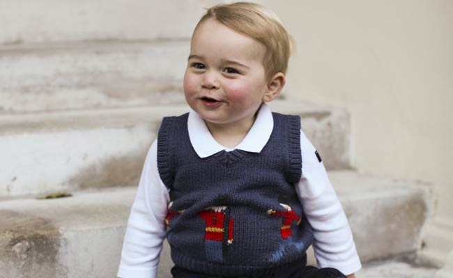 Christmas Cutie: Prince George Images Released 