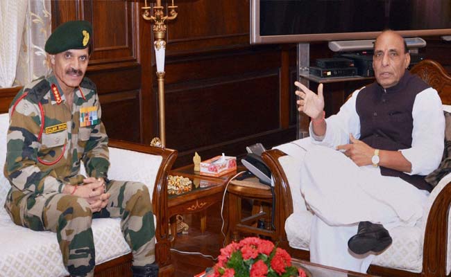 राजनाथ सिंह ने पर्रिकर, एनएसए और सेना प्रमुख के साथ भारत-पाक सीमा की स्थिति की समीक्षा की