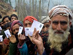 In Jammu and Kashmir, 37% People Vote till 2 pm. Srinagar Records 18% Polling