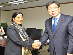 External Affairs Minister Sushma Swaraj Calls on South Korean President