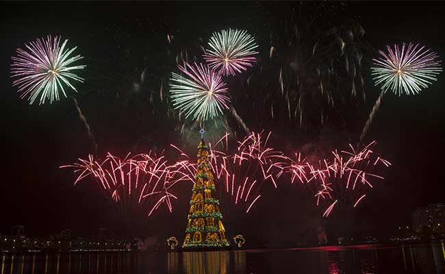 World's Tallest, Floating Christmas Tree on Display
