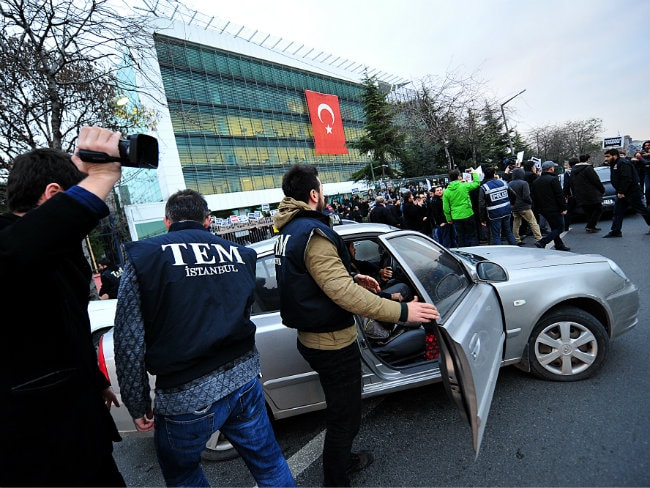 Turkish Police Raid Media Offices of President Erdogan's Rival
