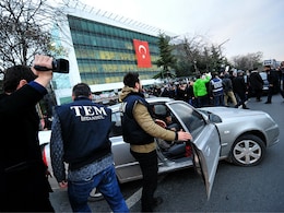 Turkish Police Raid Media Offices of President Erdogan's Rival Turkish Police Raid Media Offices of President Erdogan's Rival