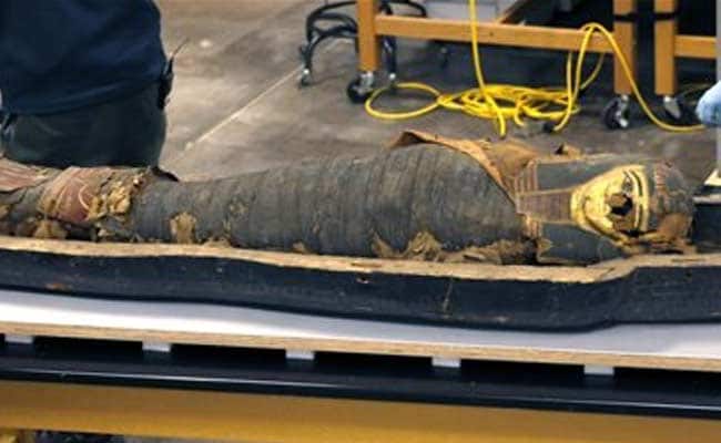 US Scientists Open Egyptian Mummy Coffin