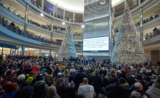 Protesters Gather at America's Biggest Shopping Mall