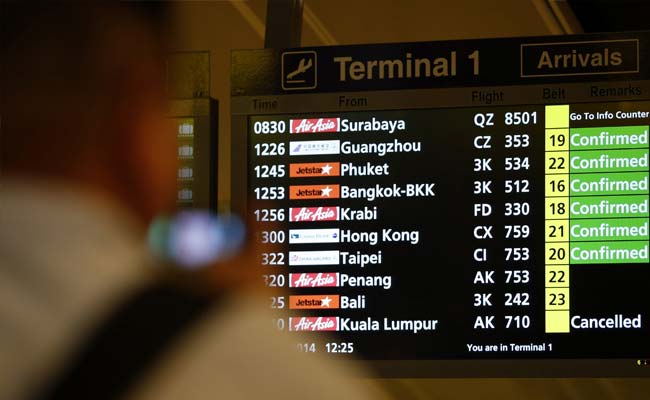 Singapore PM Expresses Concern Over Missing AirAsia Plane