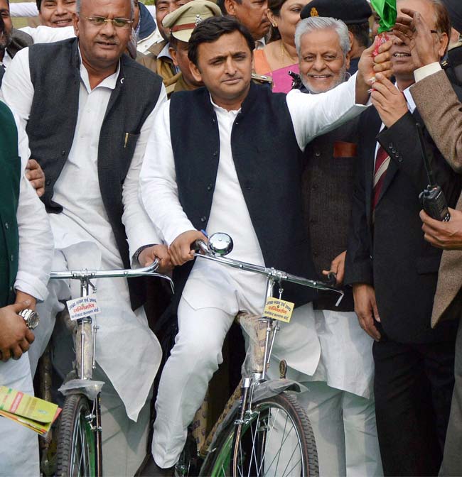 Lone Ranger on a Bicycle: Chief Minister Akhilesh Yadav to Hit the Road
