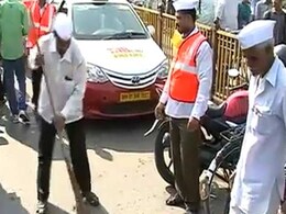 Mumbai Dabbawalas Join Swachh Bharat Campaign After PM Narendra Modi's Invite Mumbai Dabbawalas Join Swachh Bharat Campaign After PM Narendra Modi's Invite