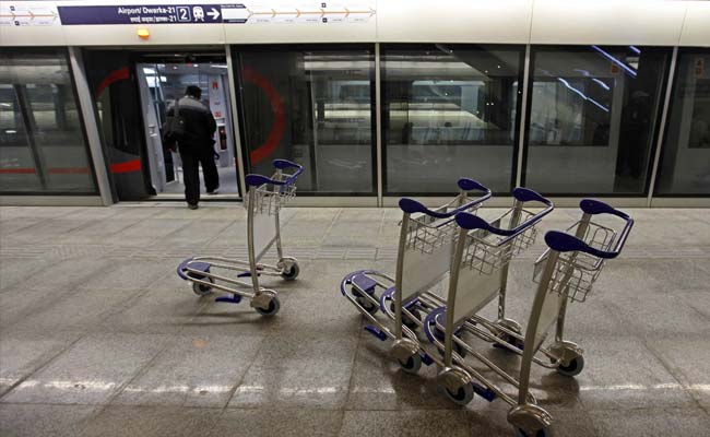 AAP Opposes Move to Pay Firm For Exiting Delhi Airport Metro Project