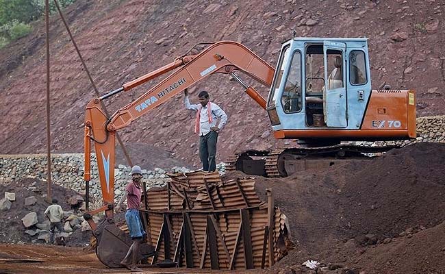 Government Says No Plans to Ban Export of Iron Ore