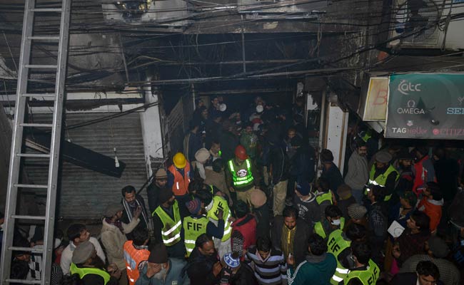 Fire Breaks Out in Lahore Market, 13 Dead