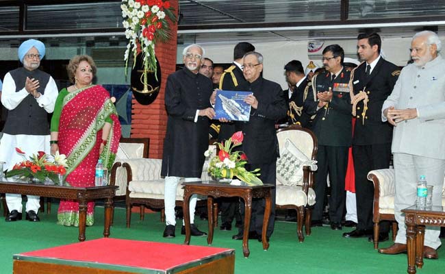 PM Narendra Modi, President Pranab Mukherjee Laud Maritime Force on Navy Day