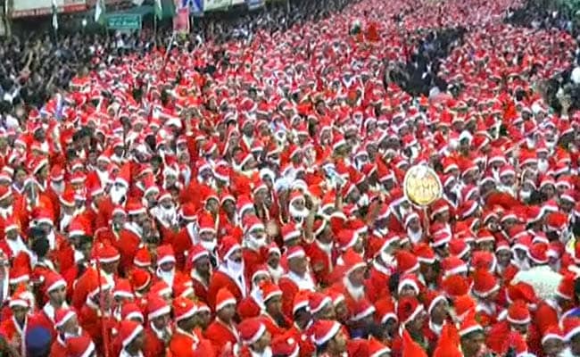 18,112 Santa Clauses Set Guinness Record in Kerala